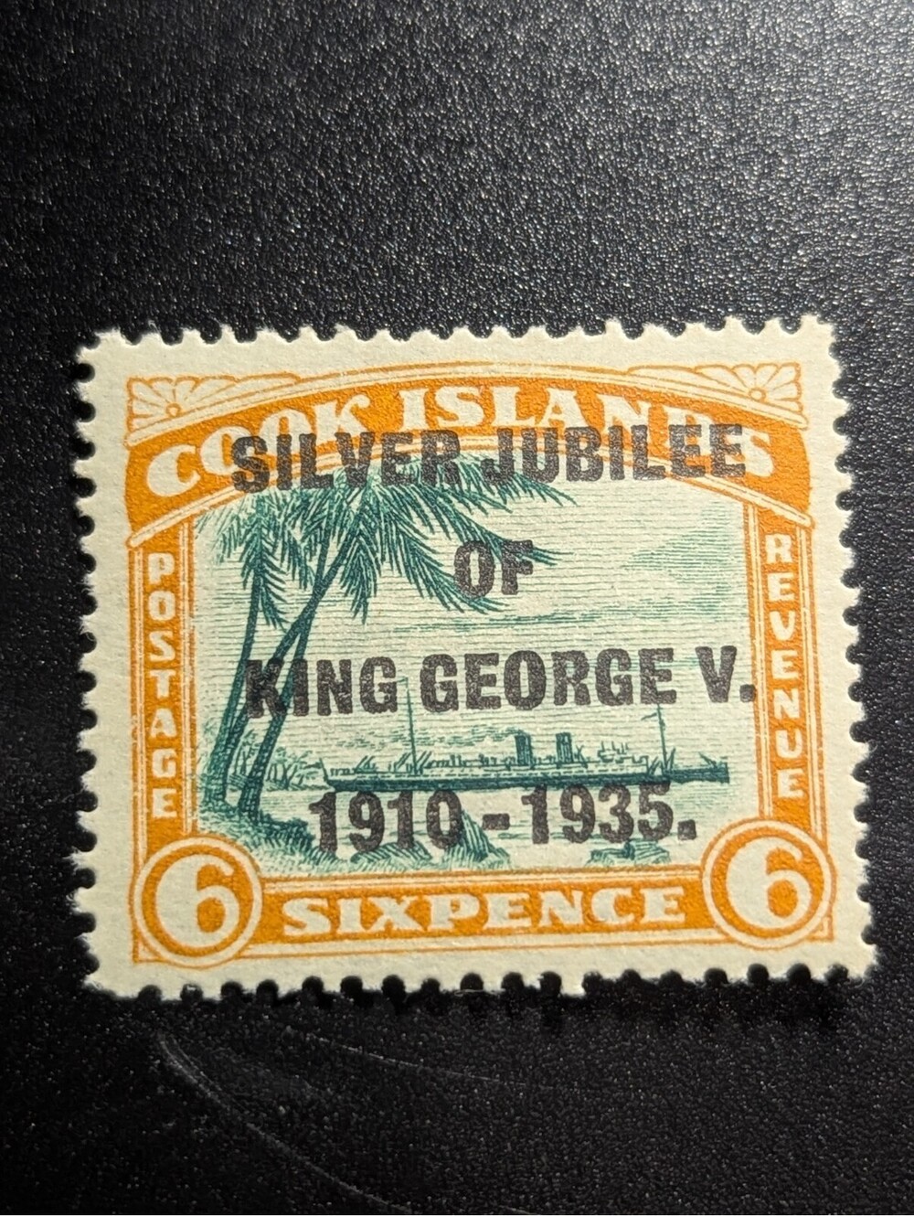 Niue KGV 1935 6d Silver Jubilee ‘Narrow N in King’ MINT - CAT $25